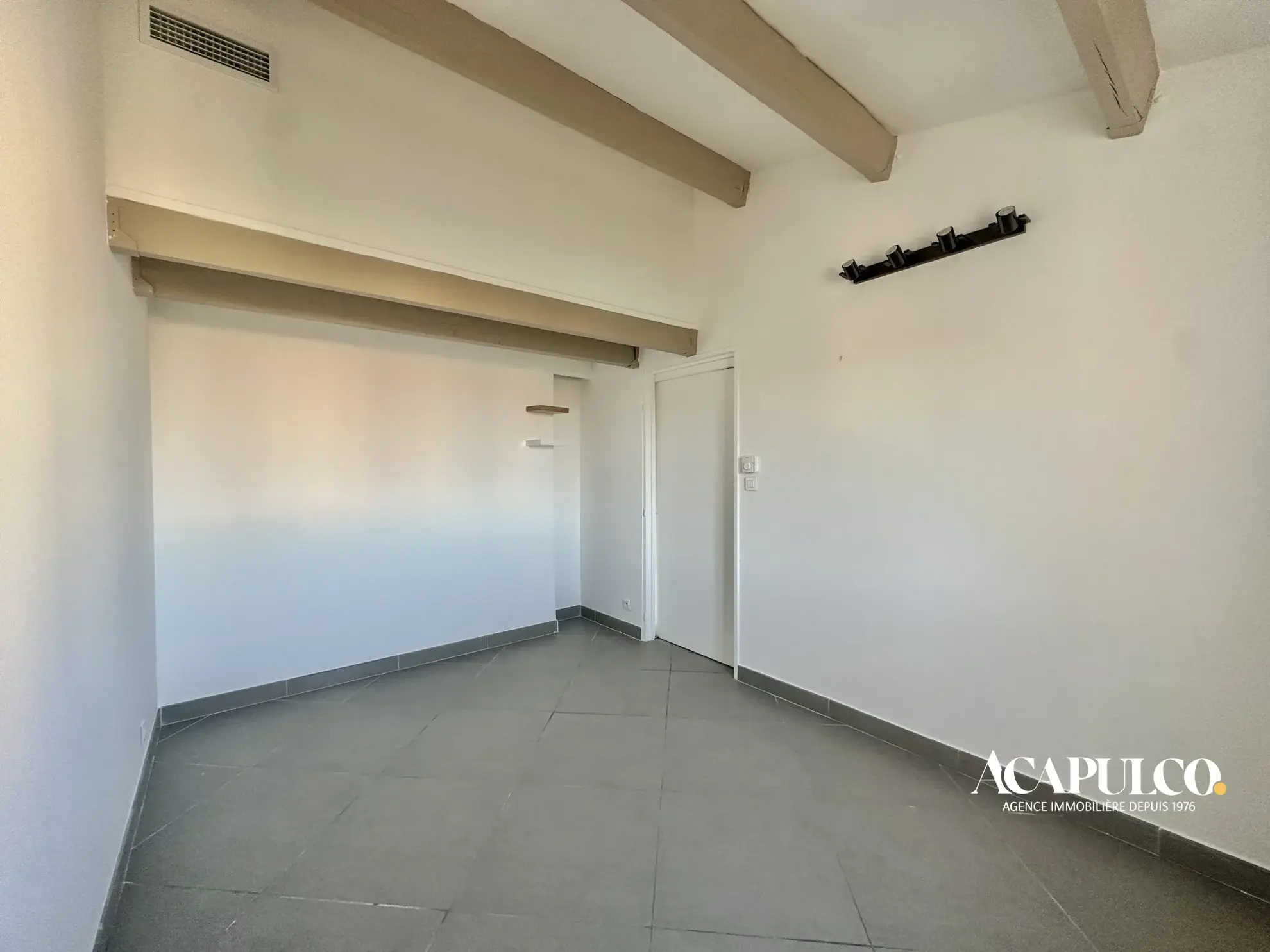 Appartement 3 pièces avec loggia, combles et parking à vendre à Agde 