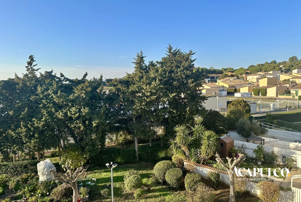 Appartement 3 pièces avec loggia, combles et parking à vendre à Agde 