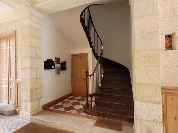 Appartement de 96,72 m² en plein centre de Jonzac avec terrasse et cour intérieure