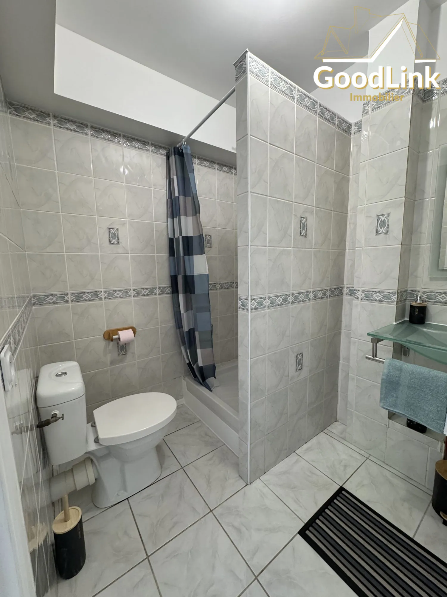 Appartement à vendre à Vert-Saint-Denis avec cave et parking, résidence calme 