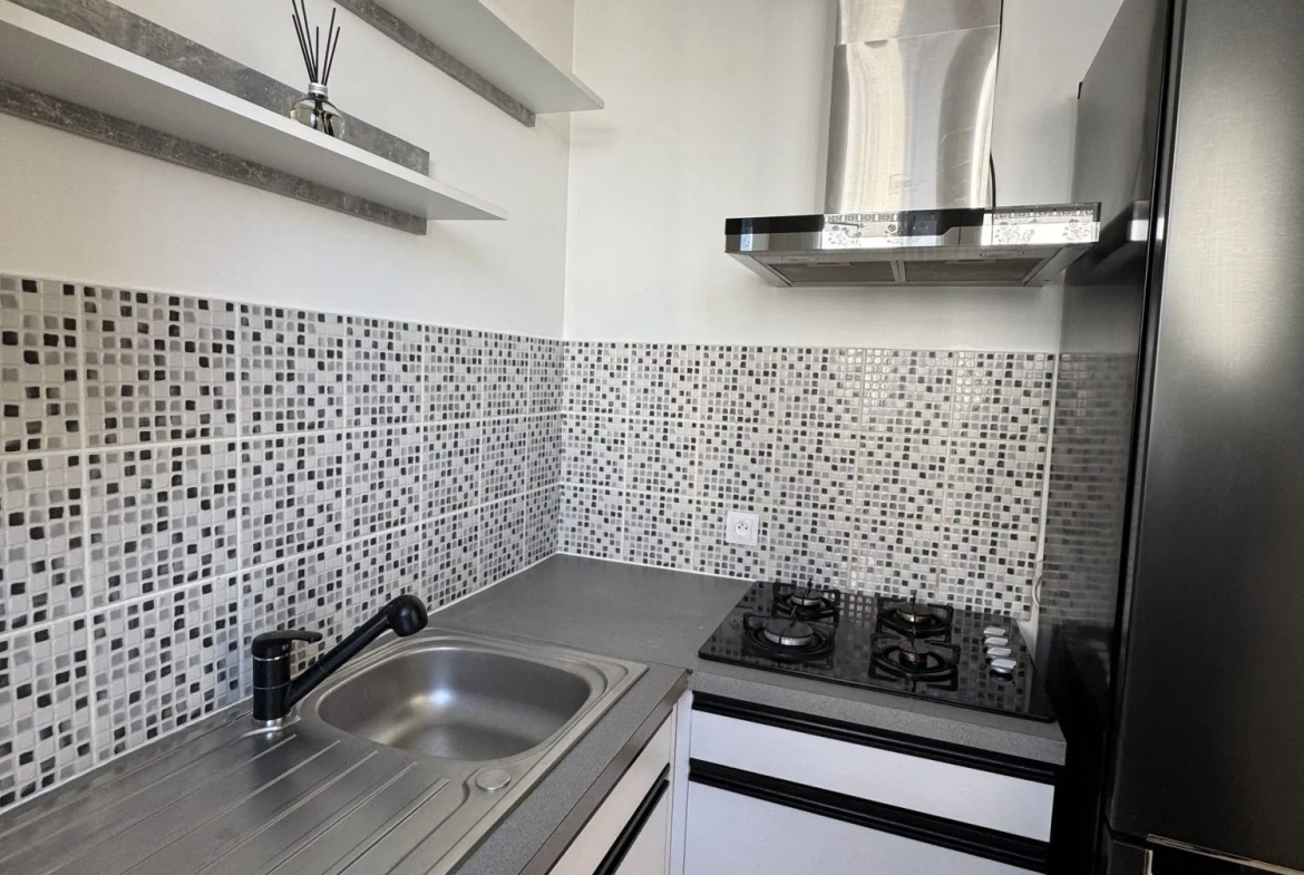 Appartement à vendre à Vert-Saint-Denis avec cave et parking, résidence calme 
