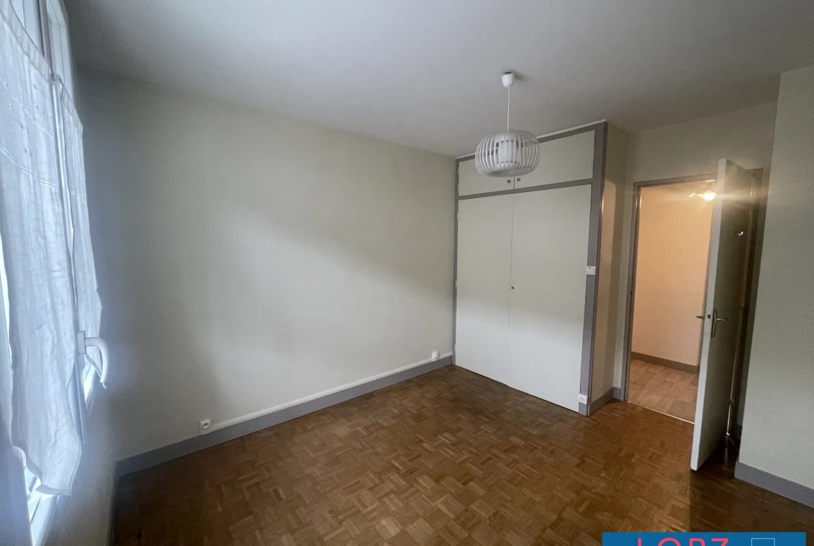 Appartement lumineux avec garage privé à Bourges - Résidence sécurisée 