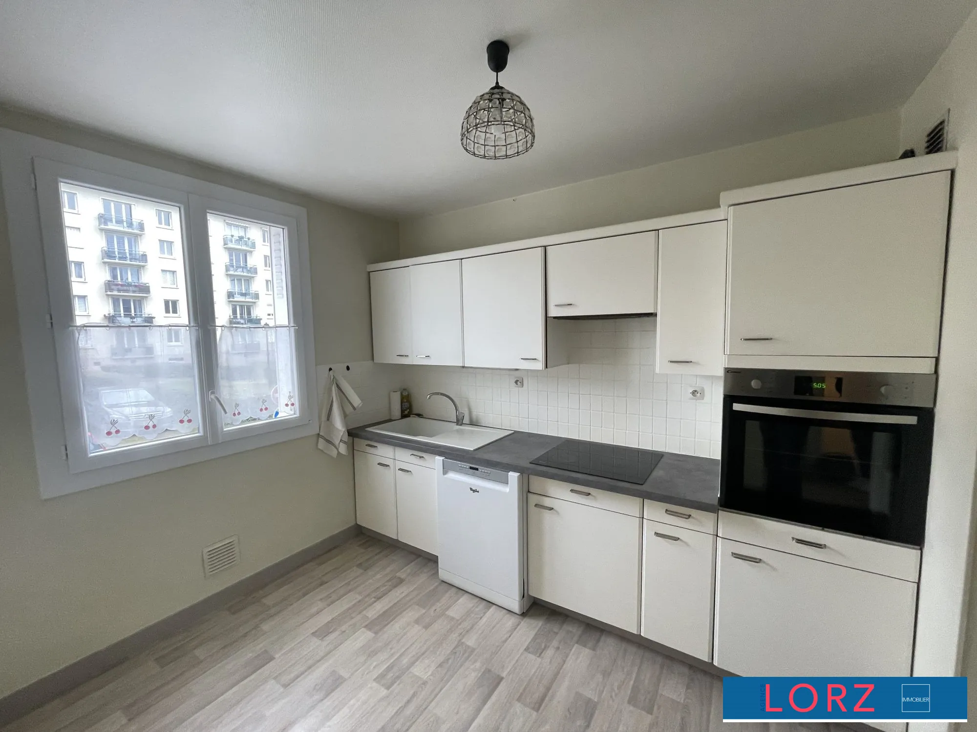 Appartement lumineux avec garage privé à Bourges - Résidence sécurisée 