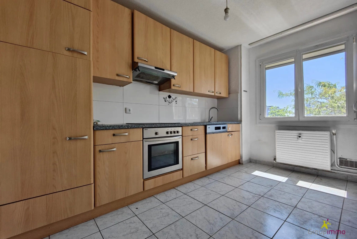 Appartement 4 pièces à vendre à Colmar avec cave et parking 