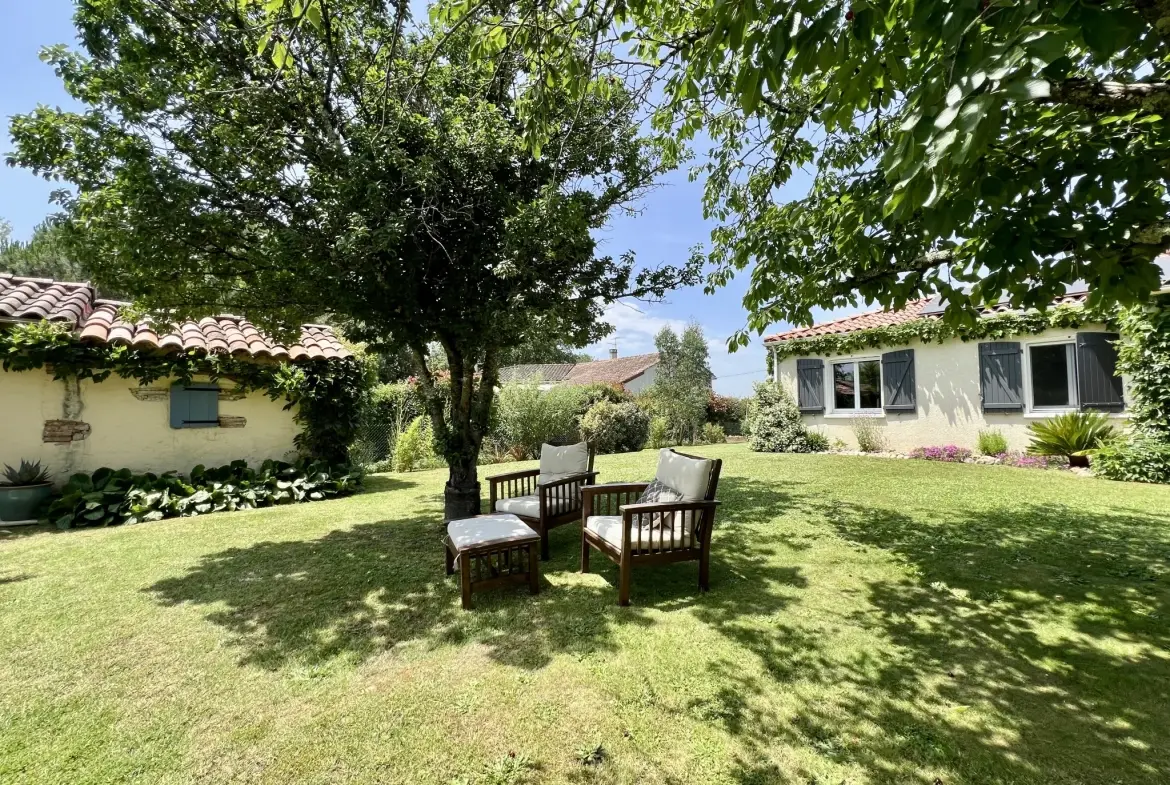 Villa moderne avec jardin arboré, piscine et garage à Lavaur - Saint Paul Cap de Joux 