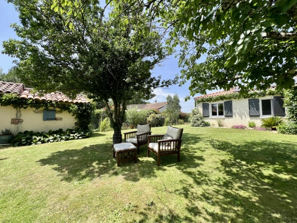 Villa moderne avec jardin arboré, piscine et garage à Lavaur - Saint Paul Cap de Joux