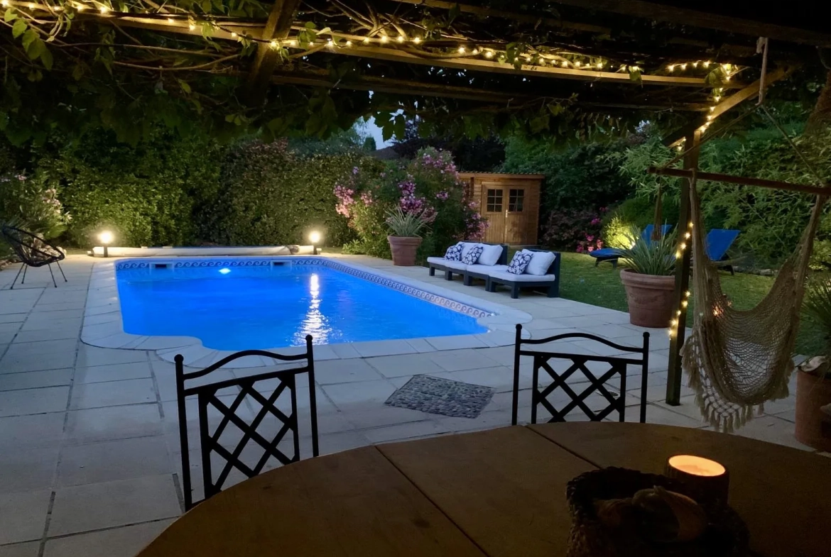 Villa moderne avec jardin arboré, piscine et garage à Lavaur - Saint Paul Cap de Joux 