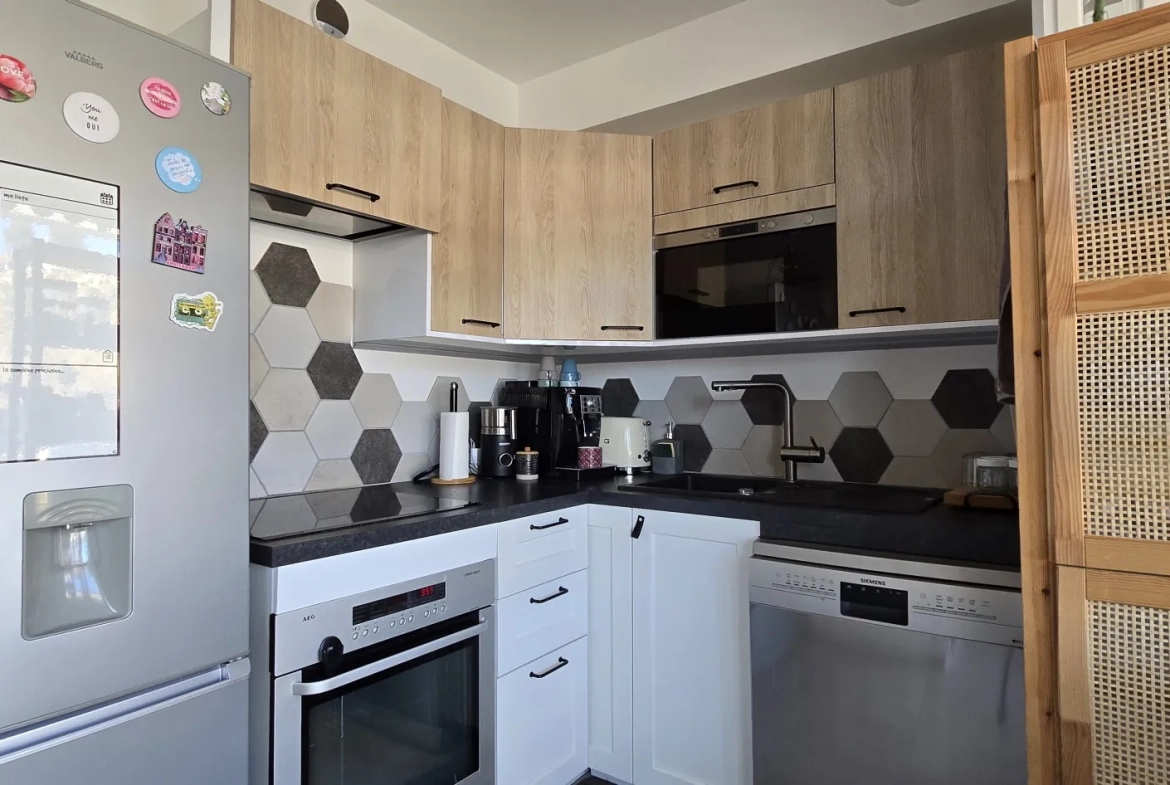 Appartement duplex lumineux de 47m² avec terrasse à Vitrolles 