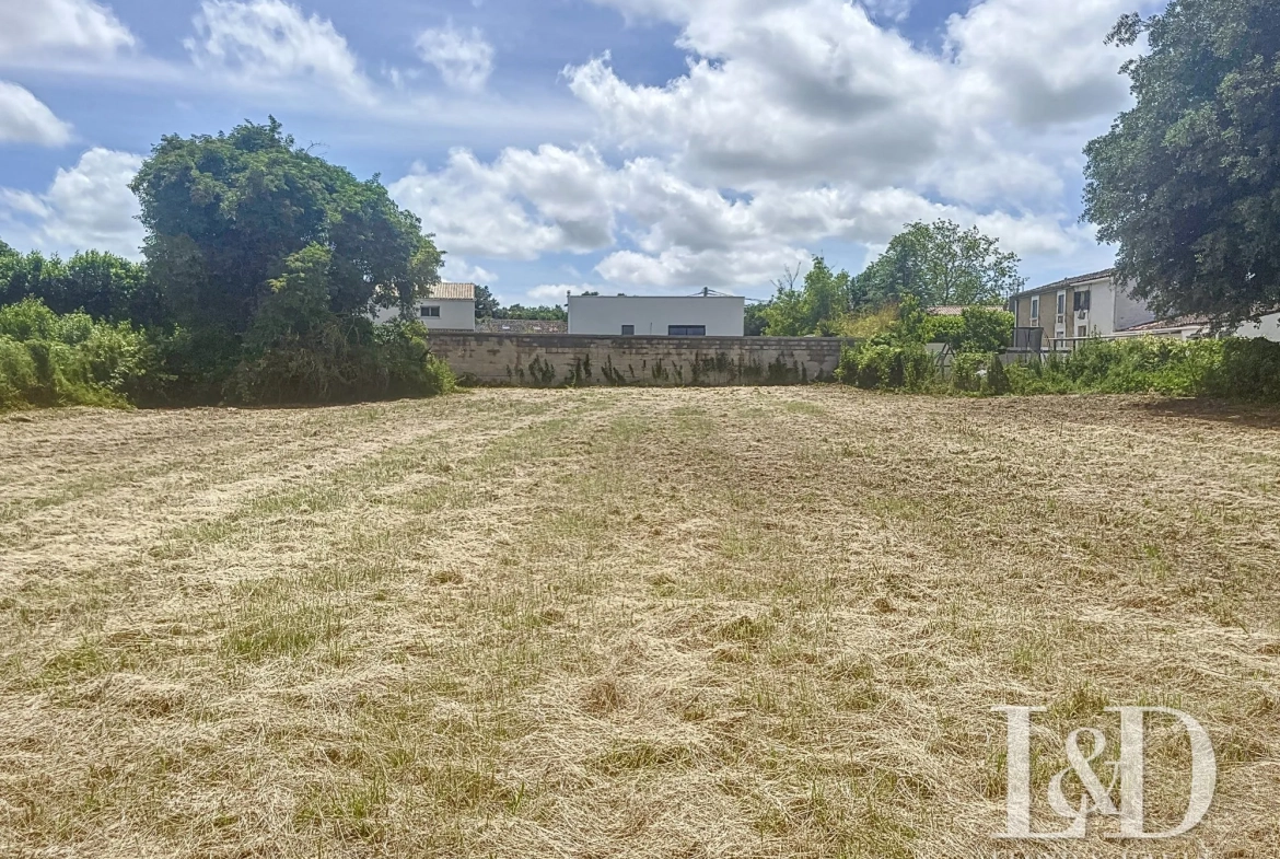 Terrain constructible à Médis de 1513 m² proche Royan et plages en zone UB 