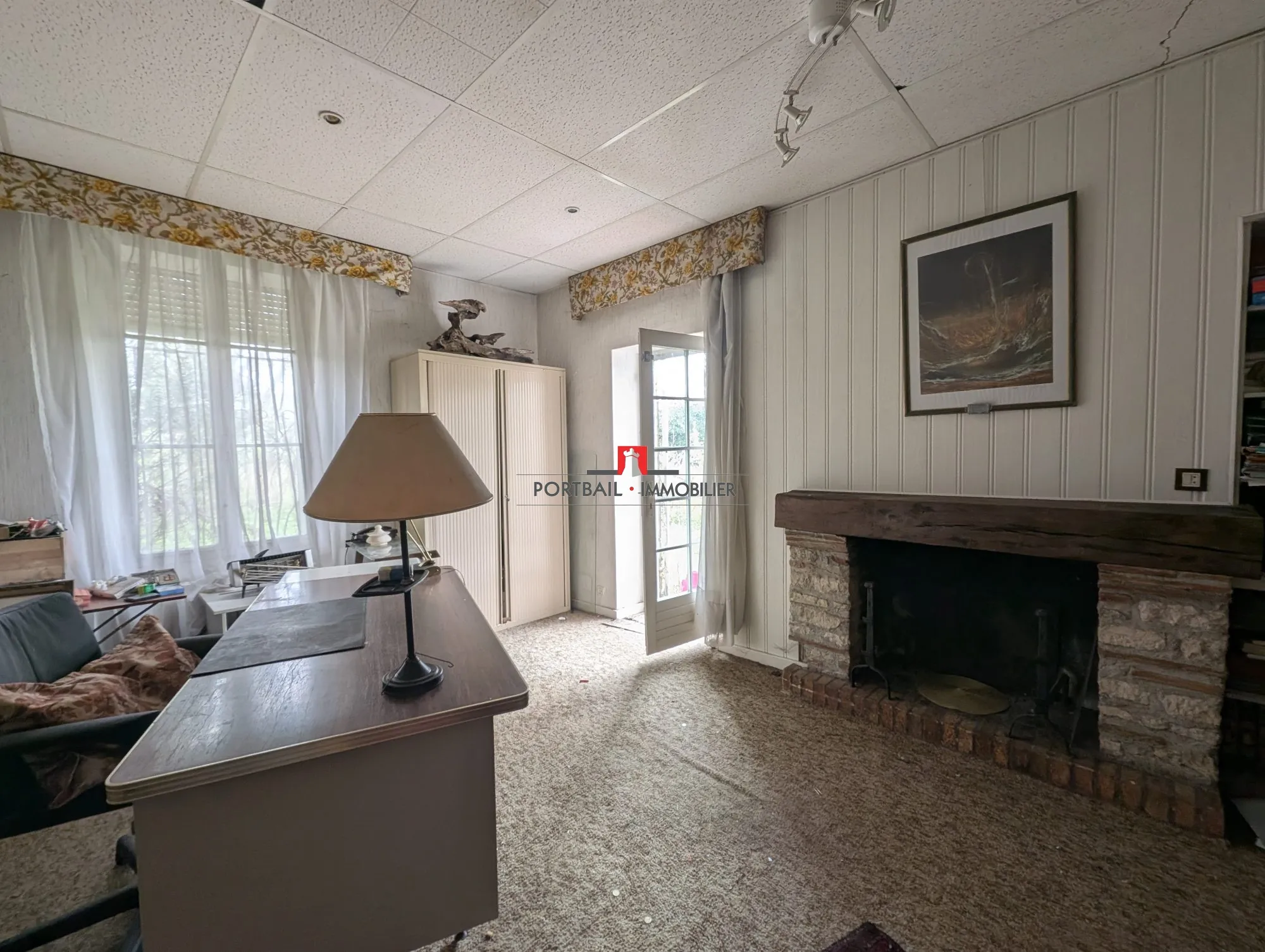 Charmante maison en pierre à rénover avec dépendances et jardin spacieux à Cartelgue 