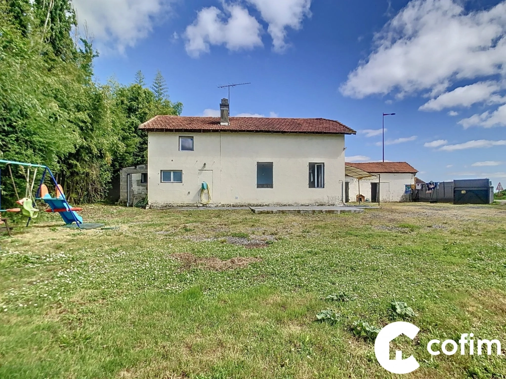Maison rénovée 118 m² avec terrain de 2300 m² proche Garlin