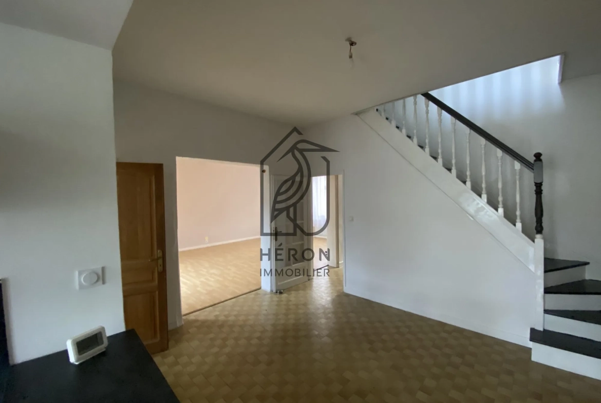 Grande maison proche Valenciennes de 170 m² avec extérieur orienté sud-ouest à vendre 