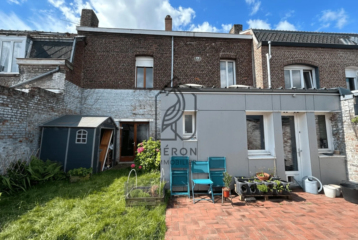Grande maison proche Valenciennes de 170 m² avec extérieur orienté sud-ouest à vendre 