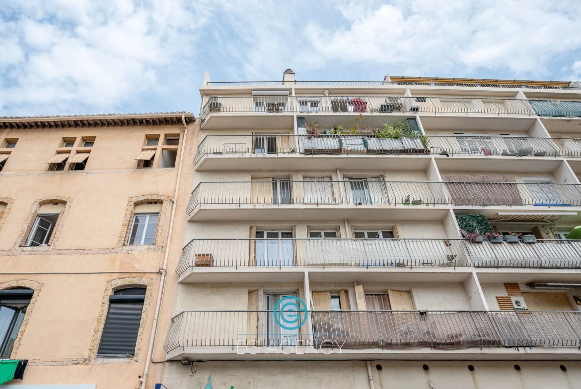 Studio lumineux de 30 m² avec balcon à Marseille secteur Hôtel de Ville 