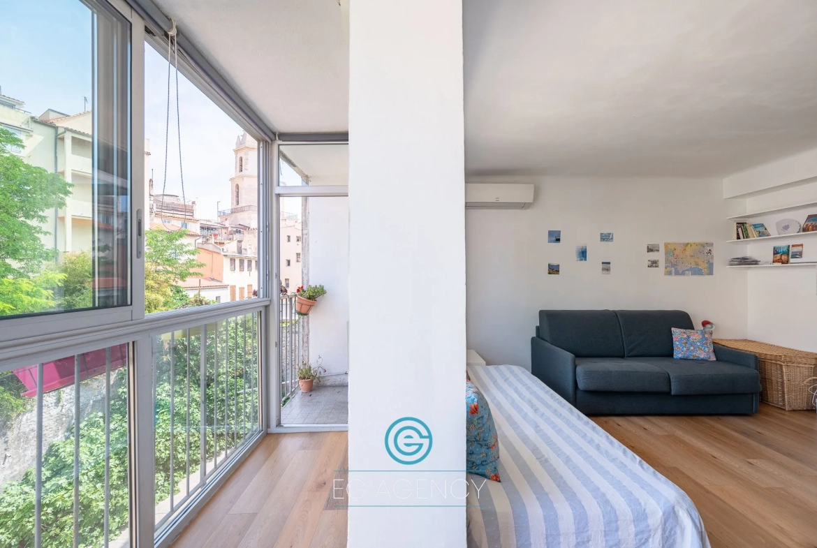 Studio lumineux de 30 m² avec balcon à Marseille secteur Hôtel de Ville 