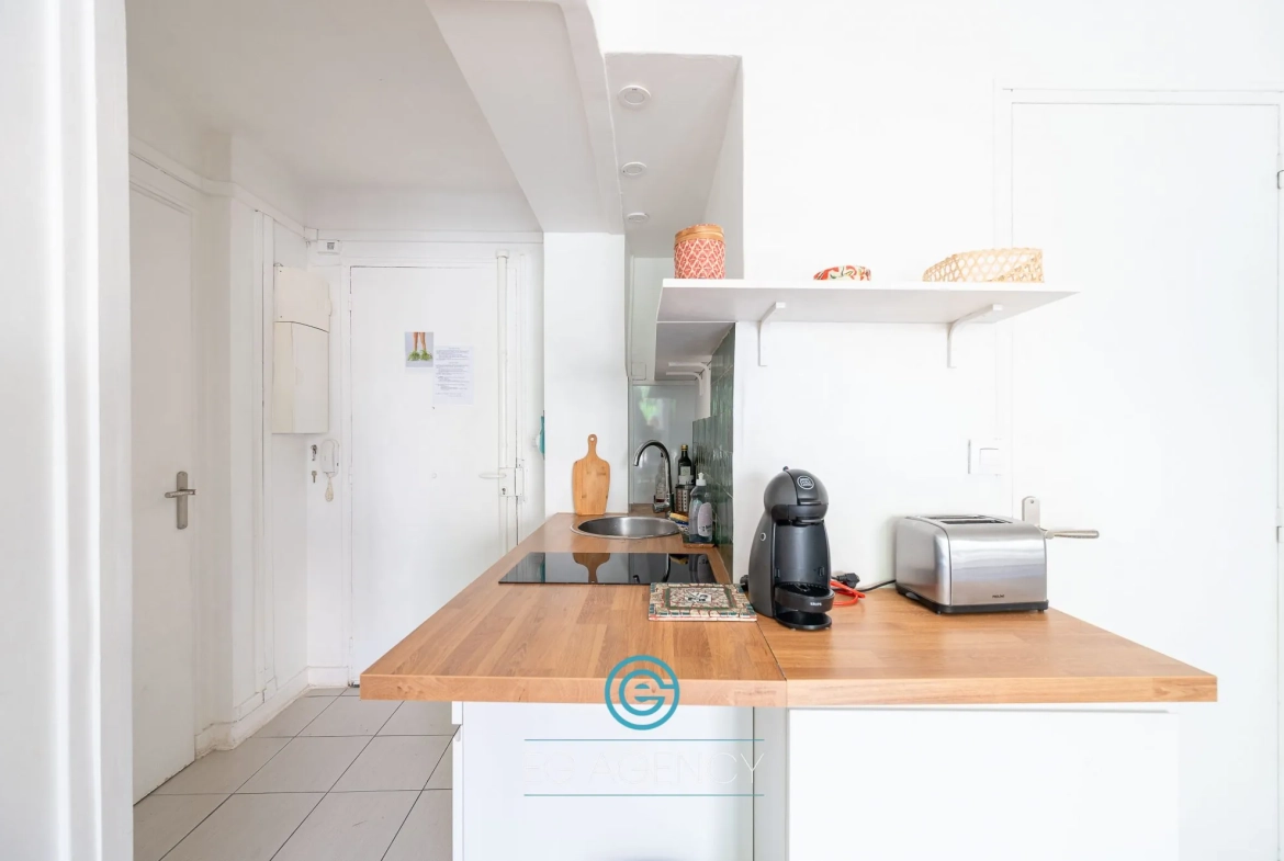 Studio lumineux de 30 m² avec balcon à Marseille secteur Hôtel de Ville 