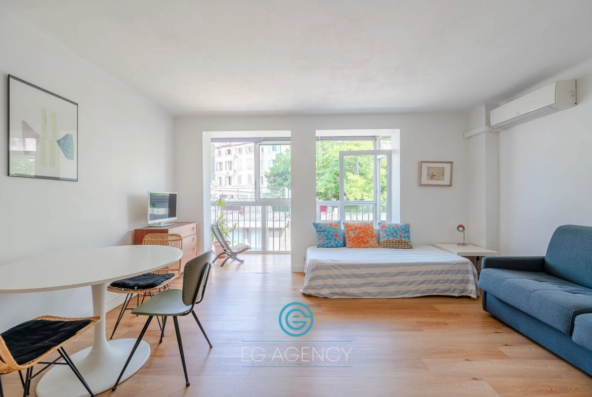 Studio lumineux de 30 m² avec balcon à Marseille secteur Hôtel de Ville 