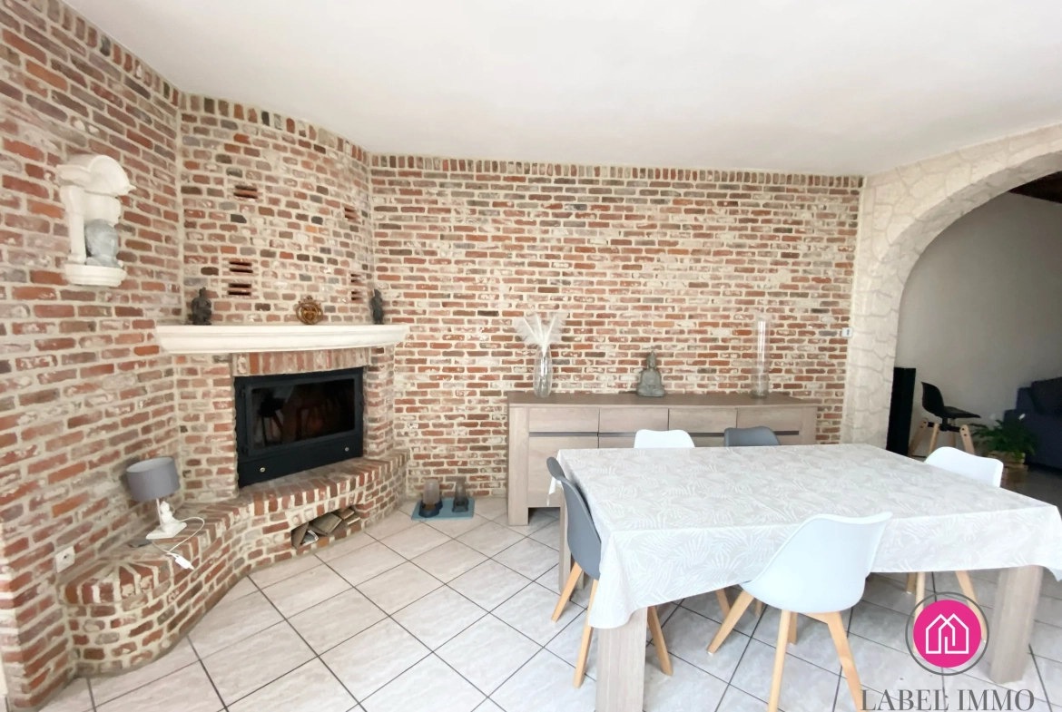 A vendre maison de 132 m² à Roeulx avec jardin, dépendances et garage 