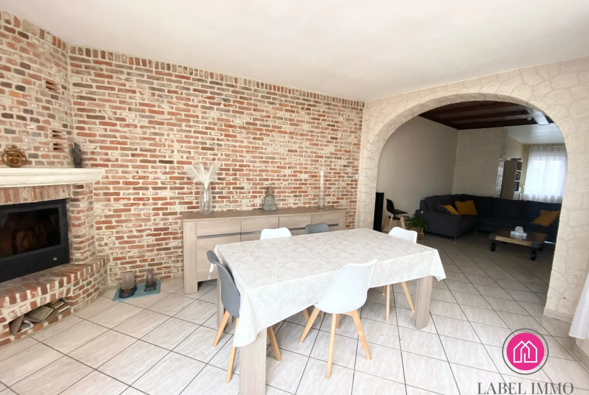 A vendre maison de 132 m² à Roeulx avec jardin, dépendances et garage 