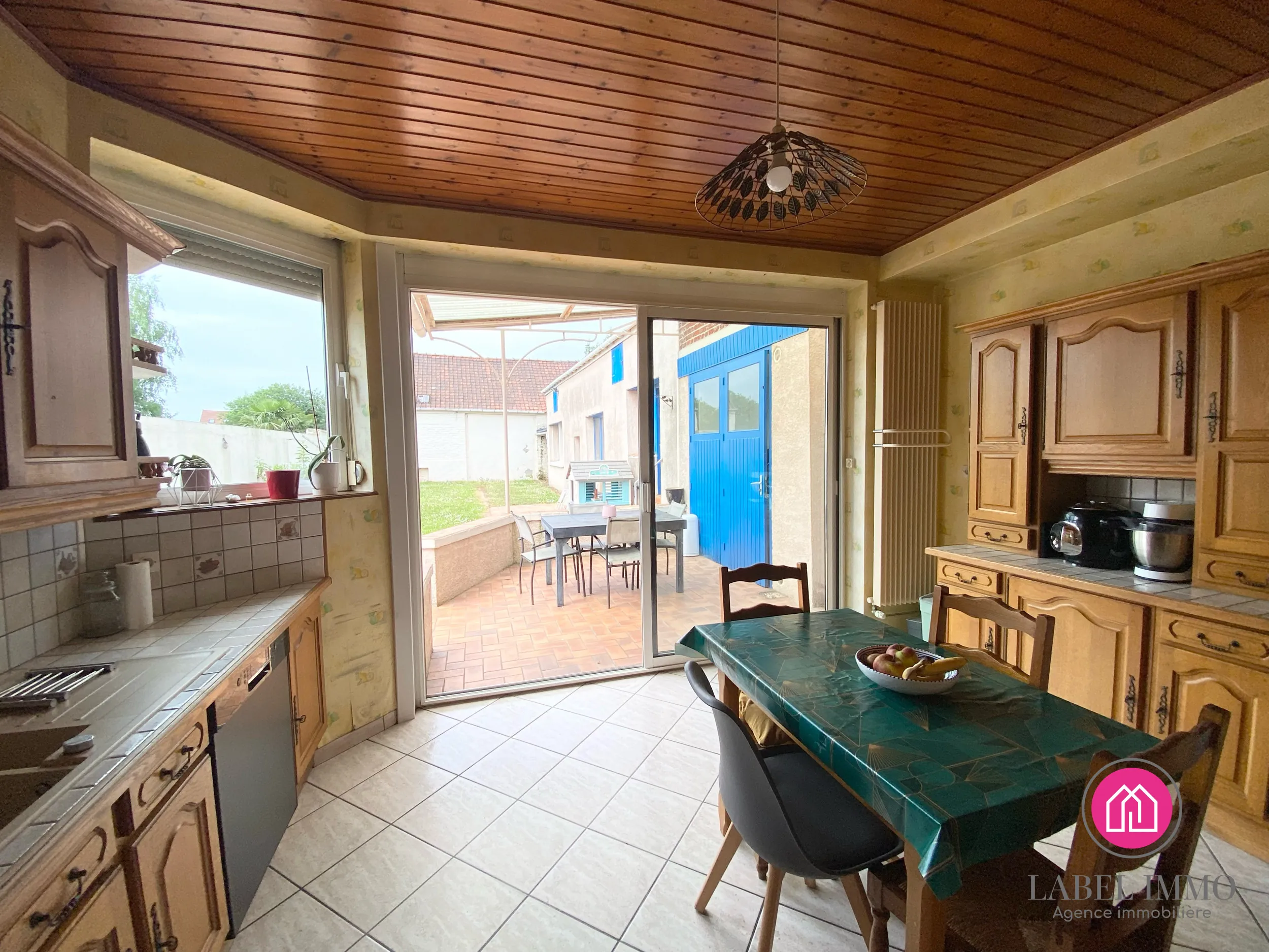A vendre maison de 132 m² à Roeulx avec jardin, dépendances et garage 