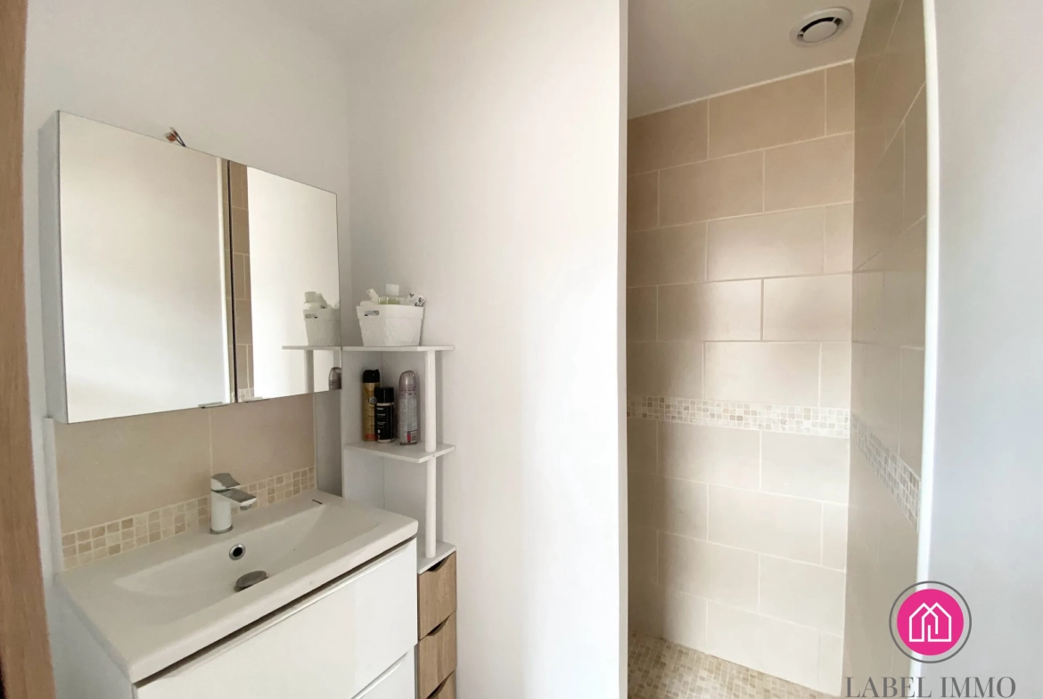 A vendre maison de 132 m² à Roeulx avec jardin, dépendances et garage 