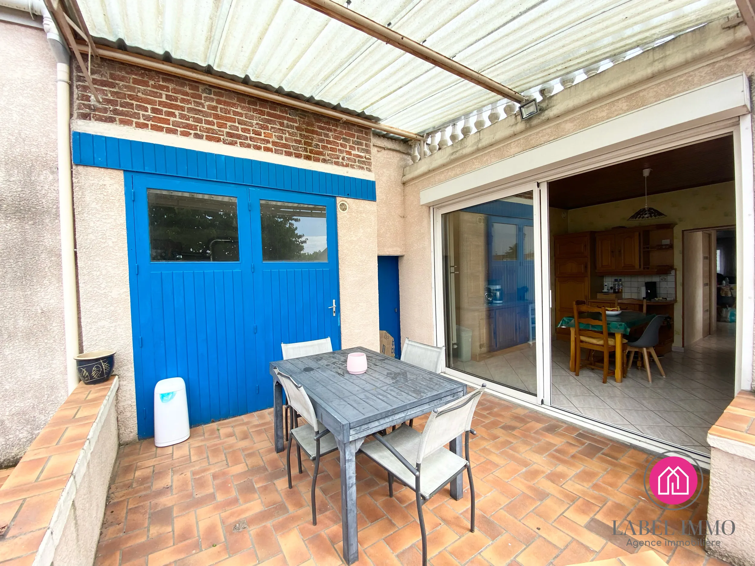 A vendre maison de 132 m² à Roeulx avec jardin, dépendances et garage 