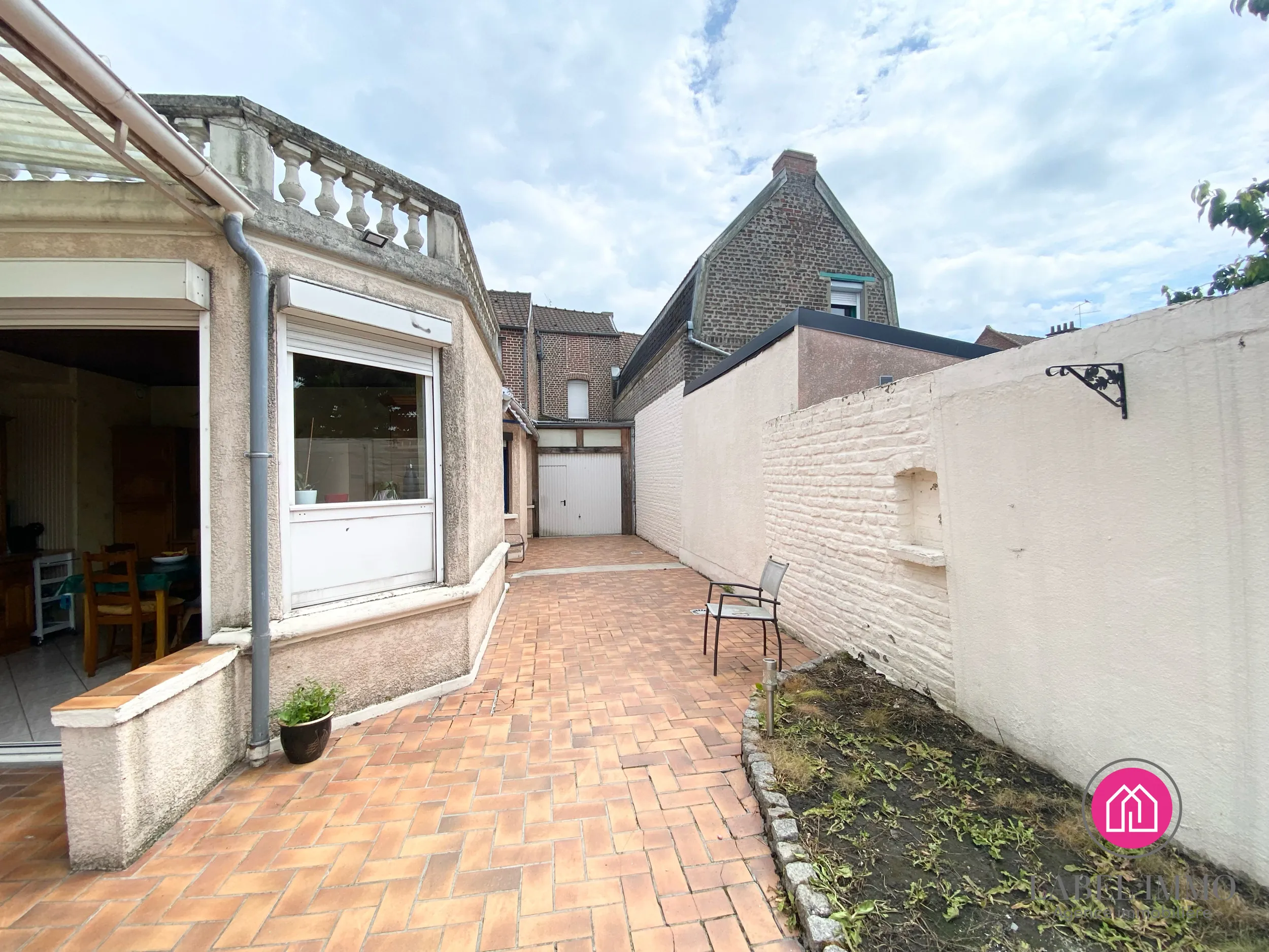 A vendre maison de 132 m² à Roeulx avec jardin, dépendances et garage 