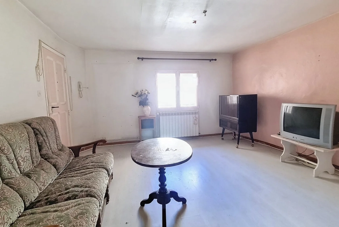 Immeuble à vendre à Carpentras, centre-ville, 275 m² avec deux appartements 