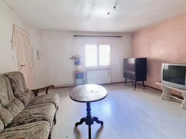 Immeuble à vendre à Carpentras, centre-ville, 275 m² avec deux appartements