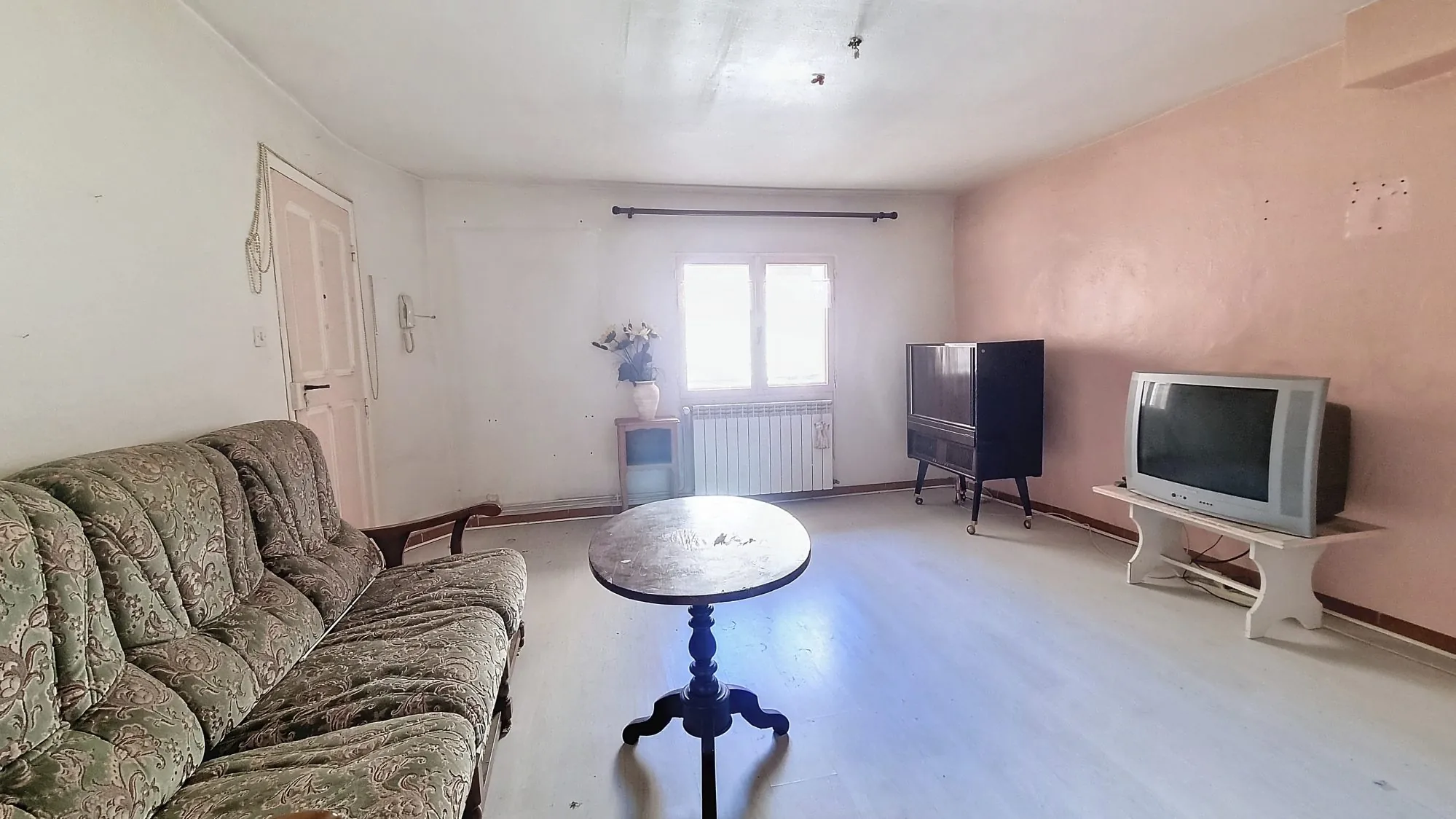 Immeuble à vendre à Carpentras, centre-ville, 275 m² avec deux appartements 