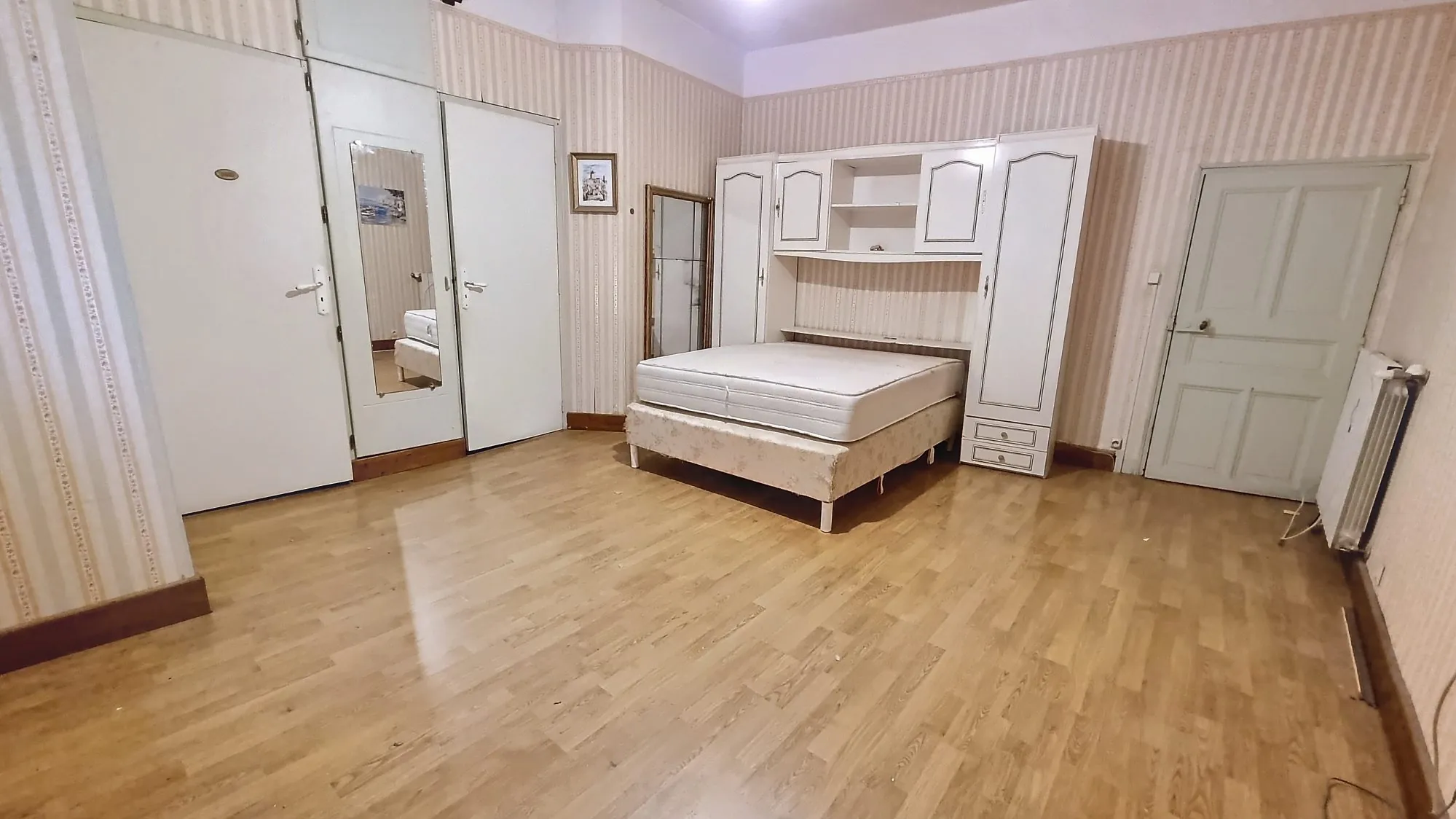 Immeuble à vendre à Carpentras, centre-ville, 275 m² avec deux appartements 