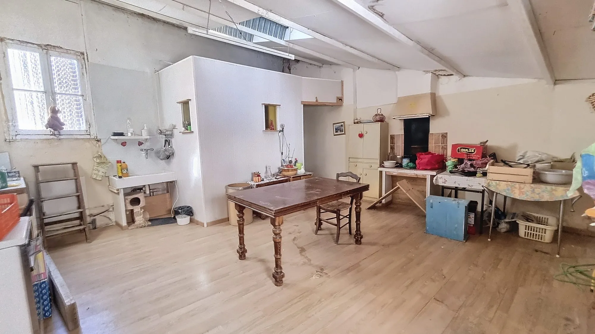 Immeuble à vendre à Carpentras, centre-ville, 275 m² avec deux appartements 