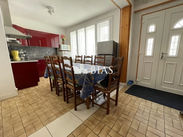 Maison de ville avec terrasse au cœur de Beaumont-le-Roger