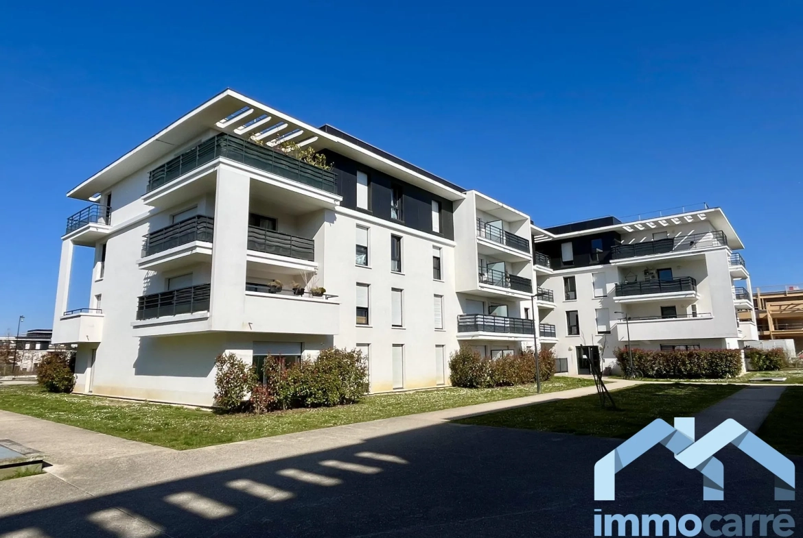 Studio à Ferrières-en-Brie avec vue Château, ascenseur et parking collectif 