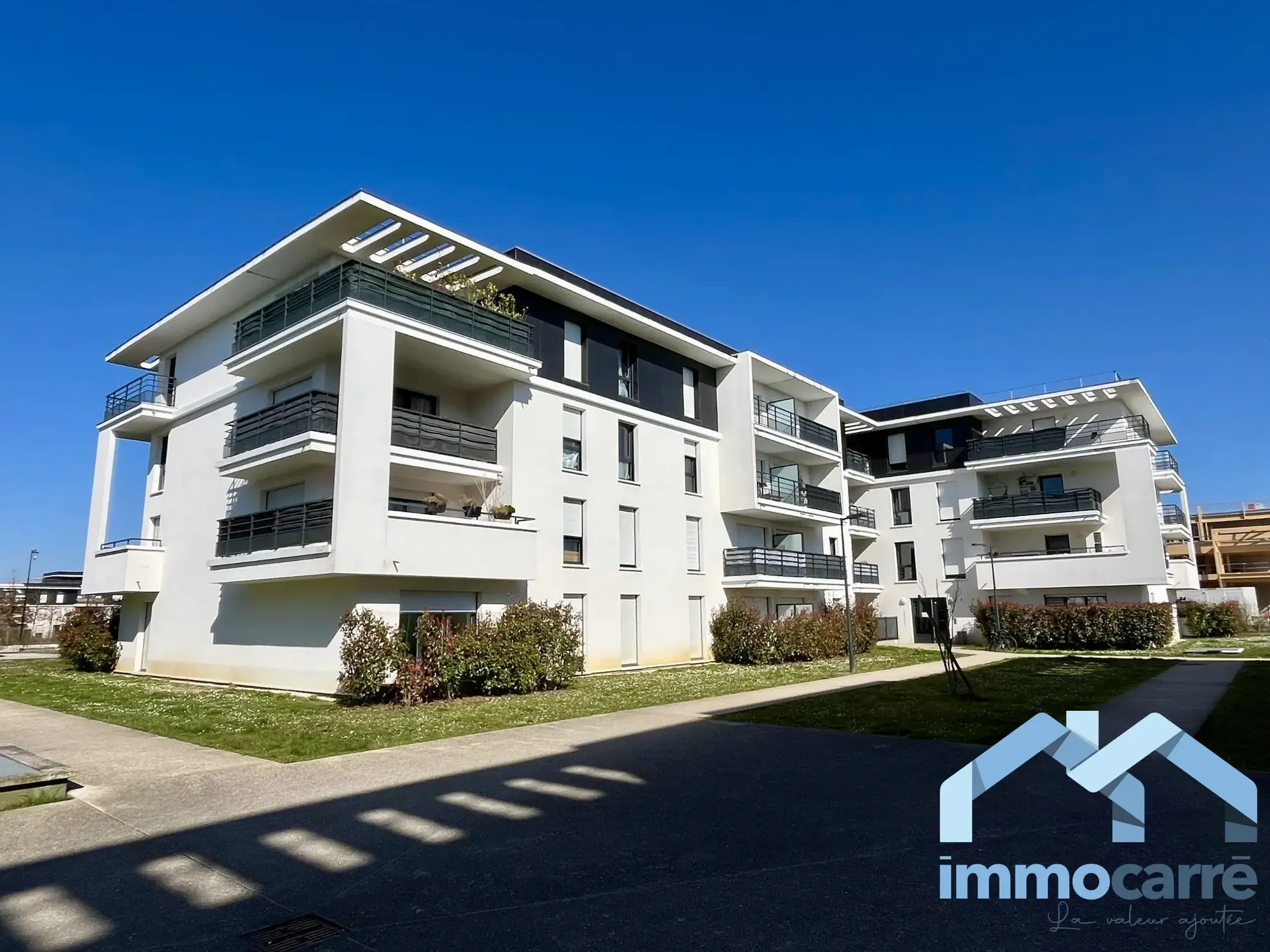 Studio à Ferrières-en-Brie avec vue Château, ascenseur et parking collectif 
