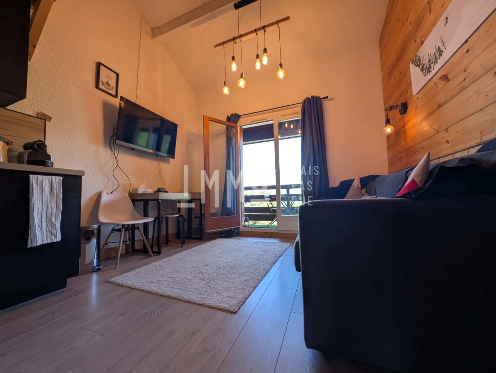 Studio duplex à Montalbert – Vue panoramique, ski aux pieds, résidence Christiana 