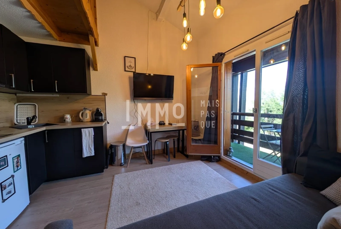 Studio duplex à Montalbert – Vue panoramique, ski aux pieds, résidence Christiana 