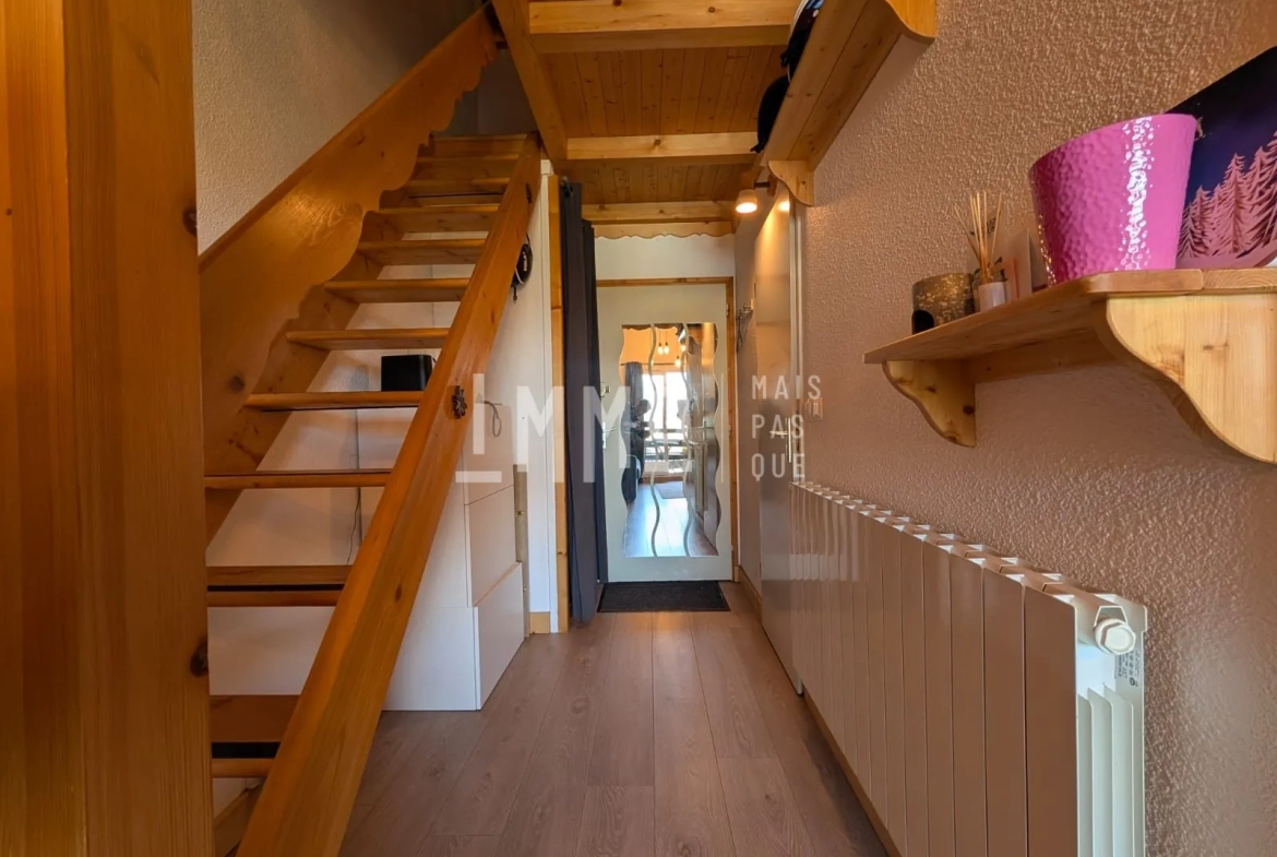 Studio duplex à Montalbert – Vue panoramique, ski aux pieds, résidence Christiana 