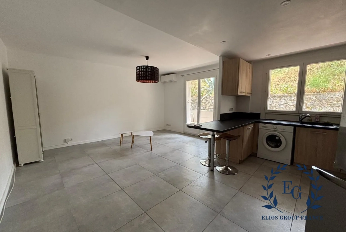 Appartement T2 rénové à Toulon, proximité mer, avec balcon et parking 