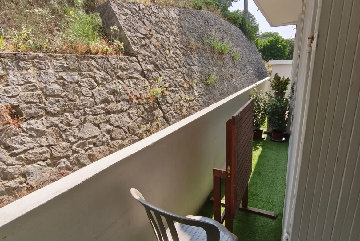 Appartement T2 rénové à Toulon, proximité mer, avec balcon et parking 