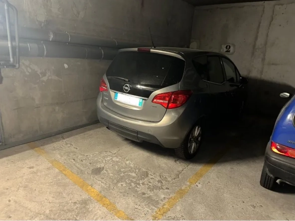 Emplacement de stationnement sécurisé à Paris 18