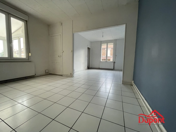 Maison 3 chambres avec jardin, véranda et dépendance à Saint Quentin