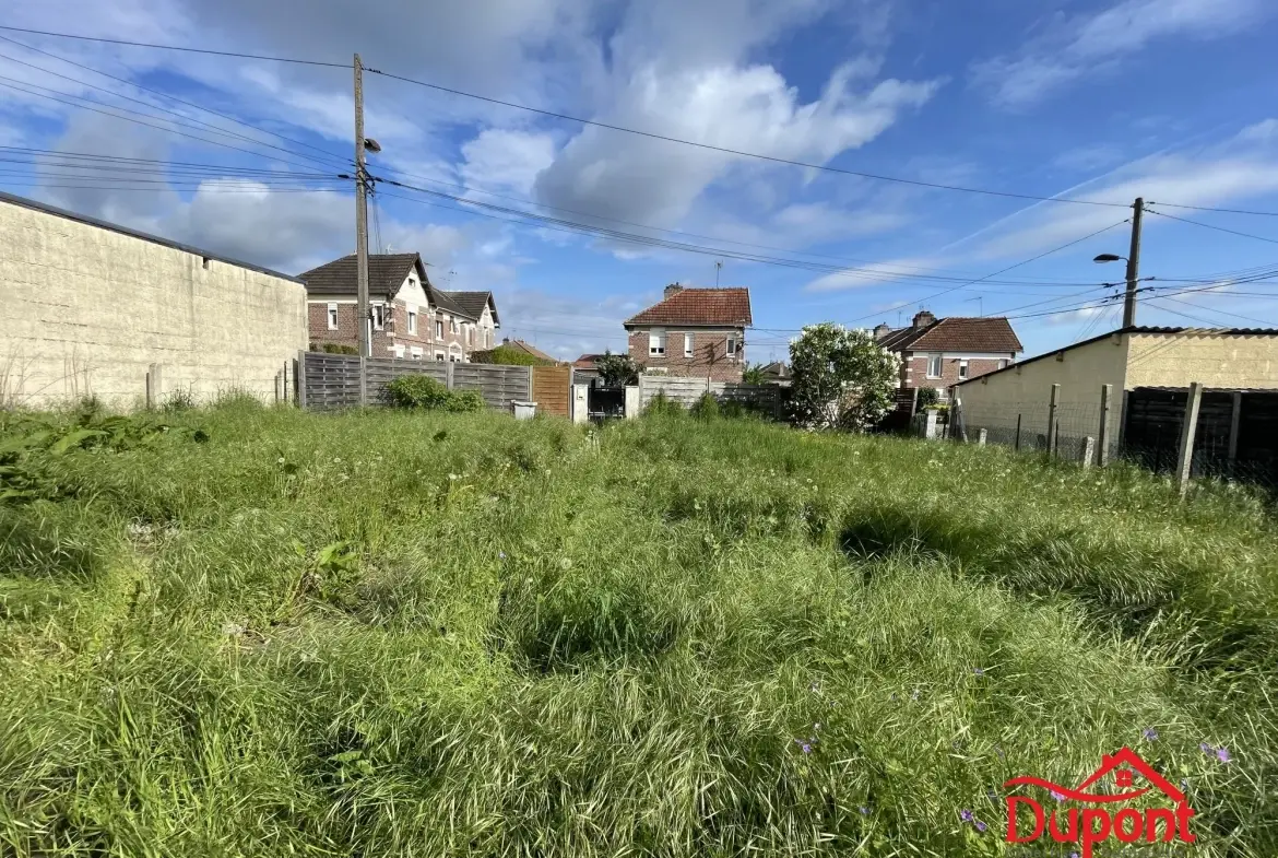 Maison 3 chambres avec jardin, véranda et dépendance à Saint Quentin 