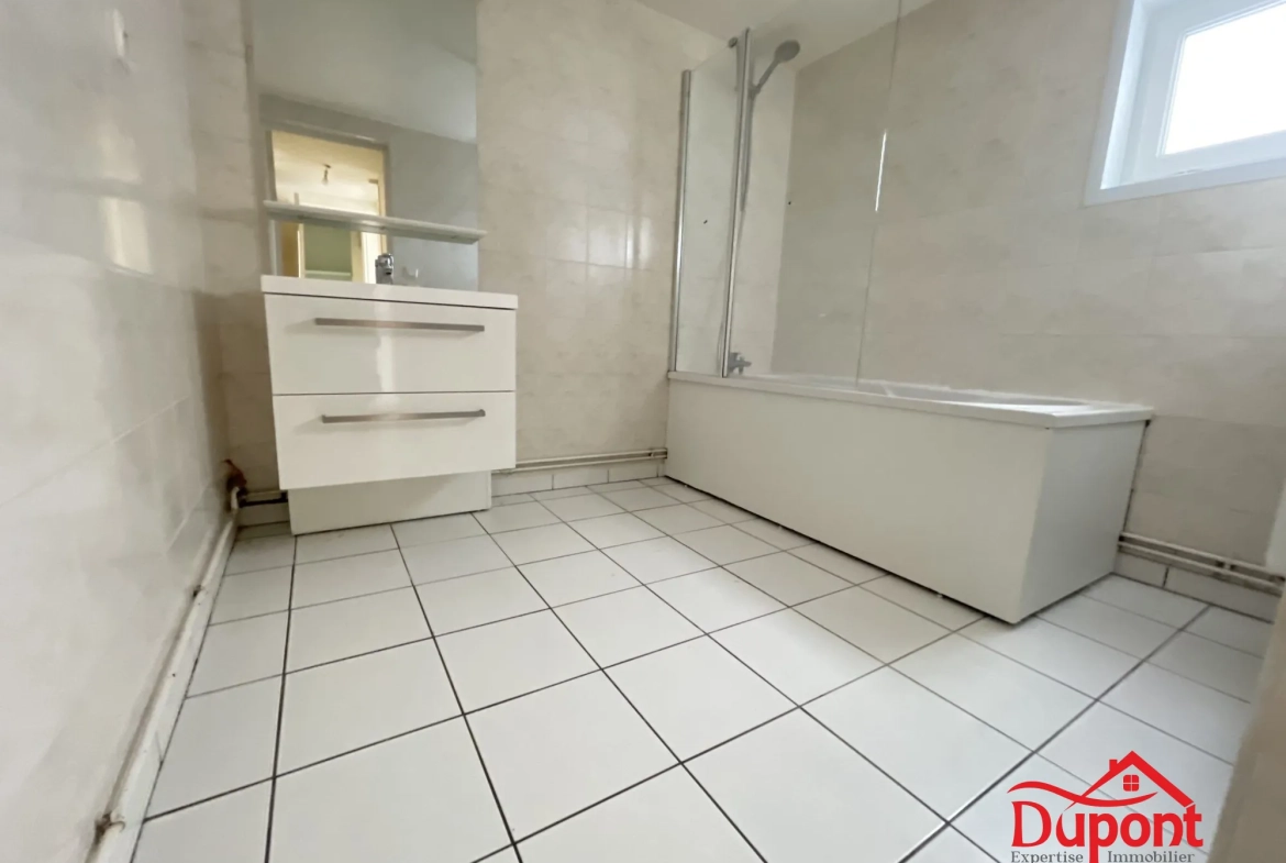 Maison 3 chambres avec jardin, véranda et dépendance à Saint Quentin 