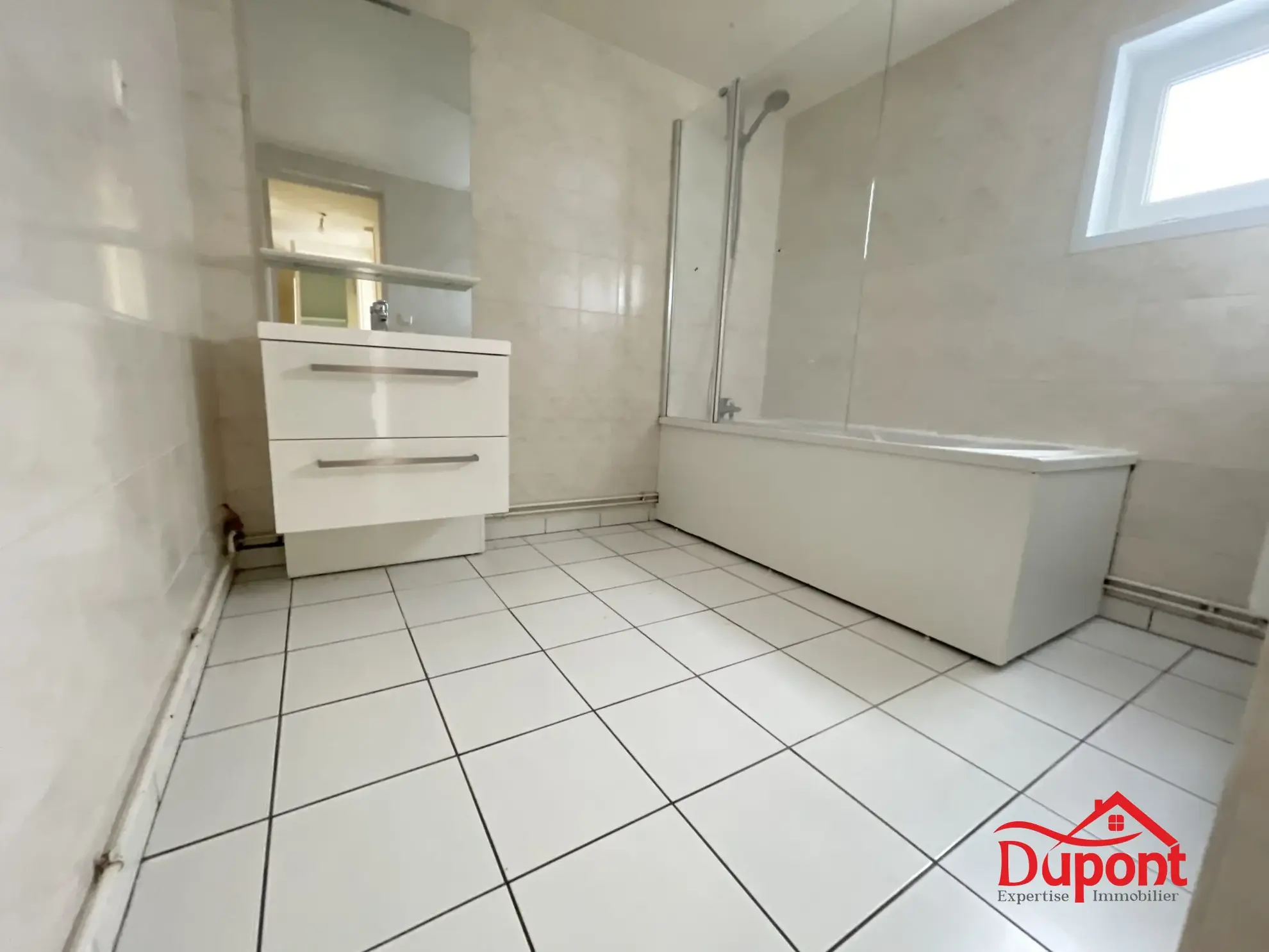 Maison 3 chambres avec jardin, véranda et dépendance à Saint Quentin 
