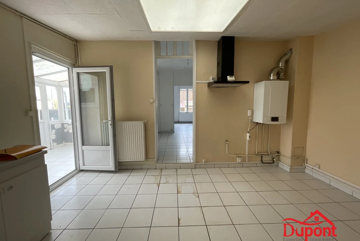 Maison 3 chambres avec jardin, véranda et dépendance à Saint Quentin 