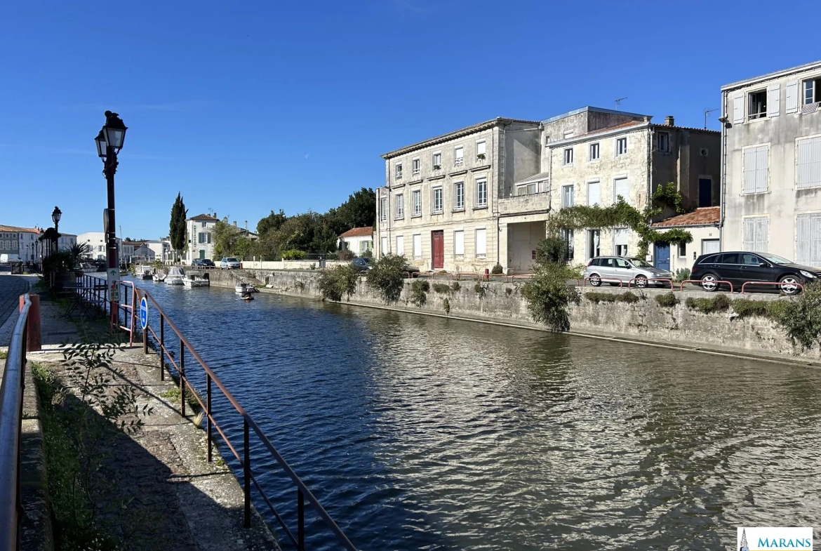 À vendre à Marans : charmant duplex de 70 m² idéal pour investisseurs 