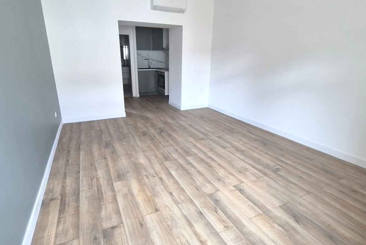 séjour autre vue Appartement T2 de prestige à Sarreguemines, centre-ville, rénové en 2025 