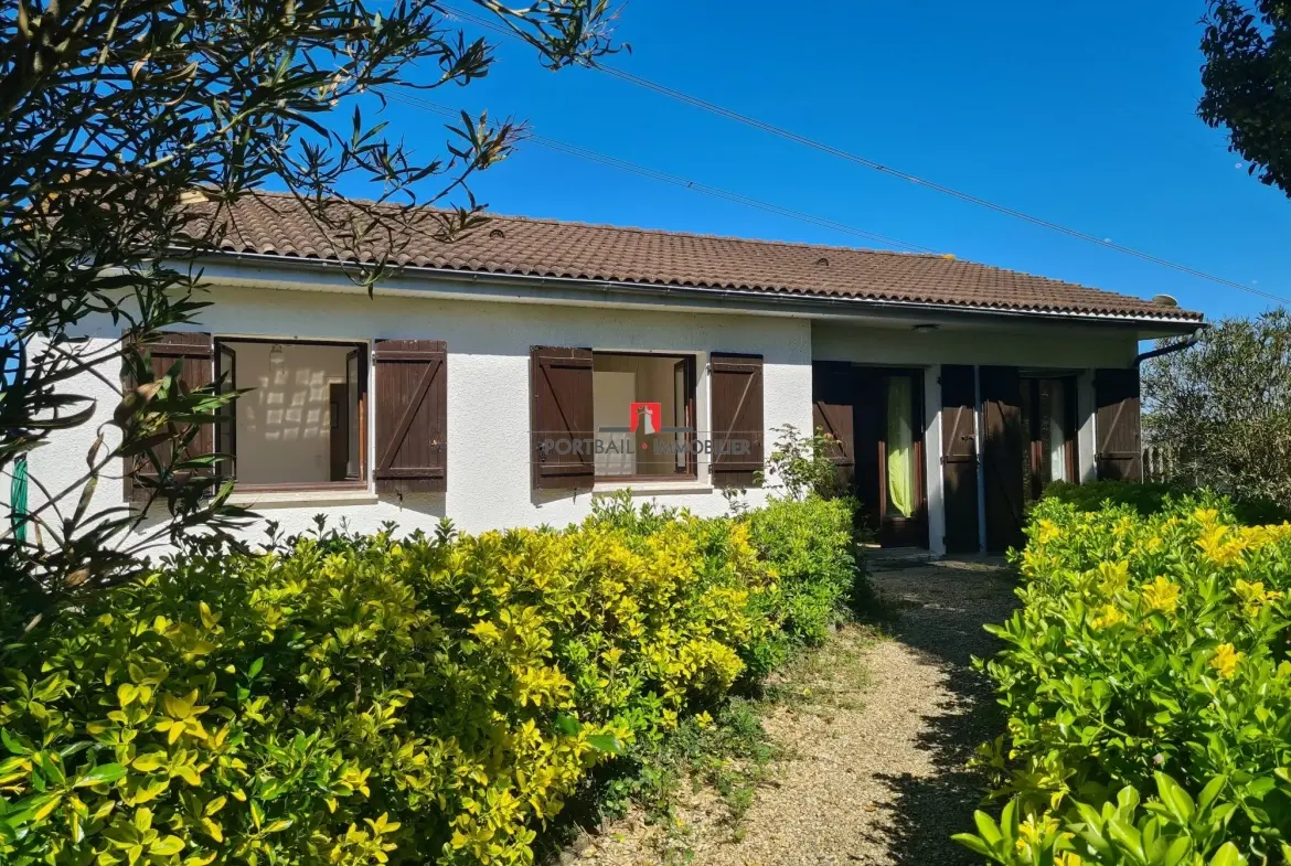 Maison de plain-pied à vendre à Ambès avec grand terrain et potentiel 