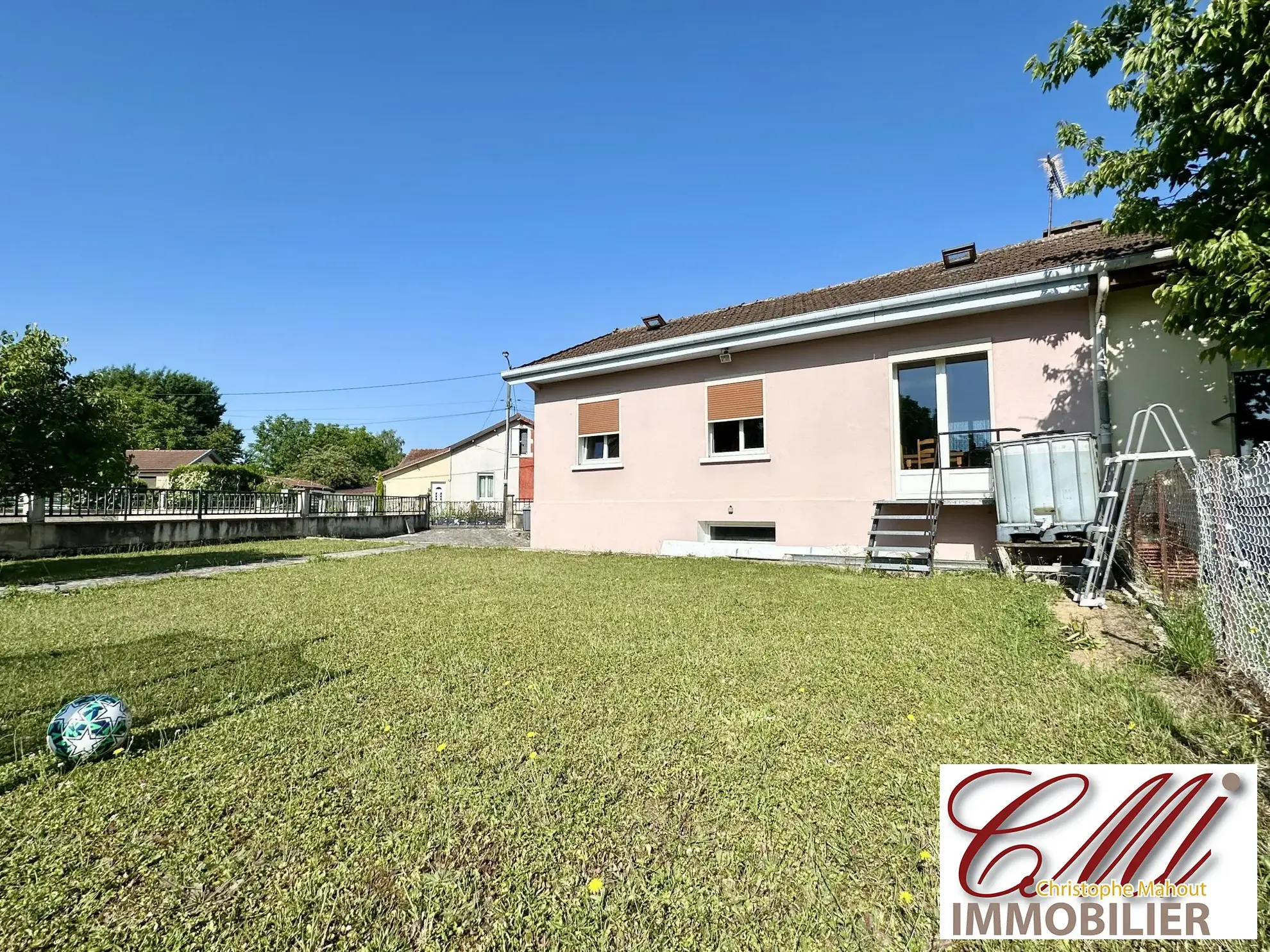Maison rénovée avec sous-sol et jardin à Pargny-sur-Saulx 